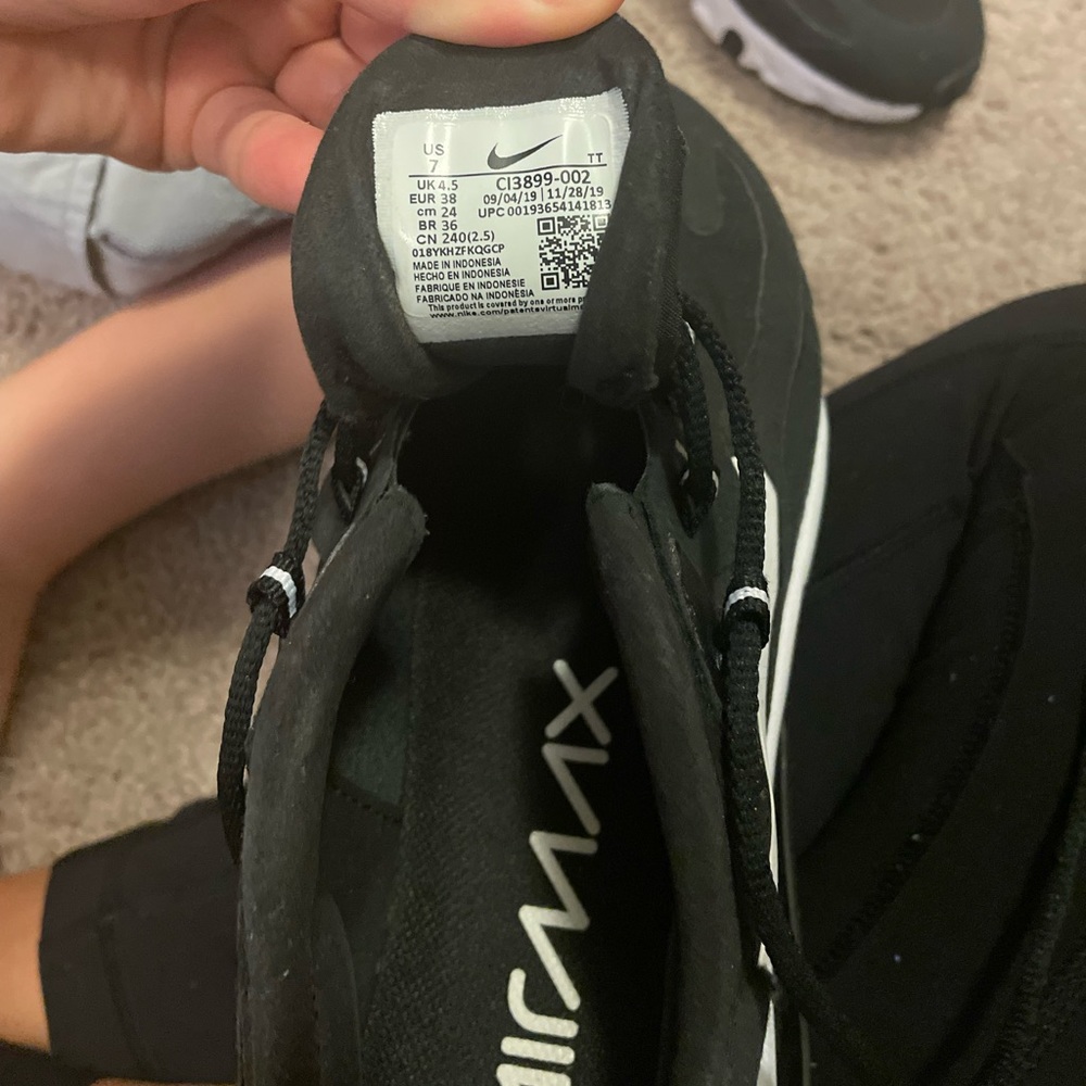 Nike 270 react Womens